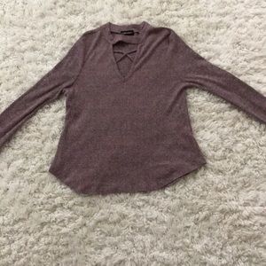 Long sleeve v-neck shirt